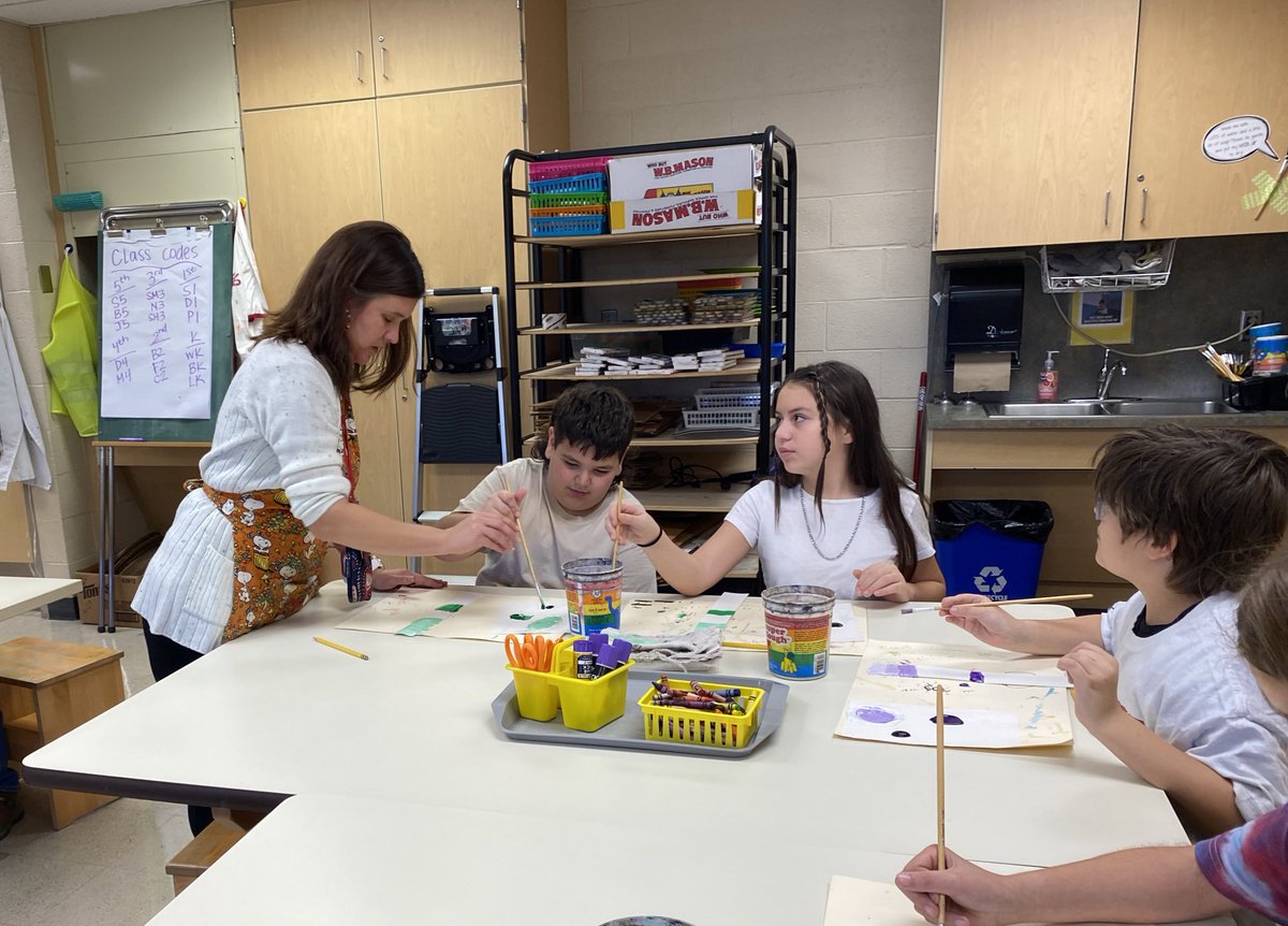 dasdleib's tweet photo. Fifth grade students in Mrs. Stormes’ art class are experimenting with making gradients by adding black and white paint. https://t.co/NdvxkYLIGi