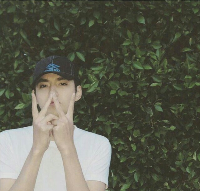 galaxyfanfanW's tweet photo. 🎂💐🎈 I will wait for you all my life, my love. thank you for being born and thank you very much to your mother. Love you♥️
#HappyKrisDay #GalaxyFanFan  #HappyKriswuDay 
#HappyWuyifanDay #HappyBirthdayKris
#HappyBirthdayWuyifan  #HappyGalaxyDay #MyGalaxyBirthday https://t.co/Hc4Ng6ei7S