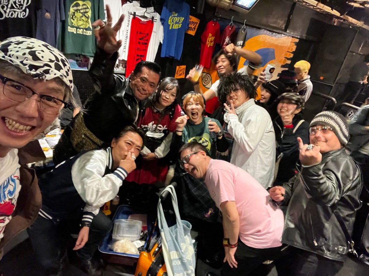 z_piratesrocks3's tweet photo. ありがとうございました✨
ありがとうございました😊
ありがとうございました🙇
#FELLOWS
#EASTBAY
#SKINHEADGIRL
#THERAPTOLS
#TheCALLINGS
#UkuleleHiro
#DIRTYOLDDRUNX
#NITROX
#NOJOBs
#THEASIANLIPS
#TheGroovyTimes
#TheKeyStone
#DJz
#DJTAKA
#高円寺showboat https://t.co/45tmcLRTtq