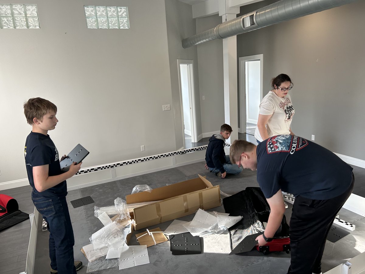 GenesisP2S's tweet photo. We would like to thank @PurdueINMaC for their generous grant to support Ripley County Robotics! Their funding is allowing us to provide high school students an opportunity to continue Robotics when they leave middle school. #INMaC #NextGenerationManufacturing #INMaCmicrogrant https://t.co/quz43iCvYw