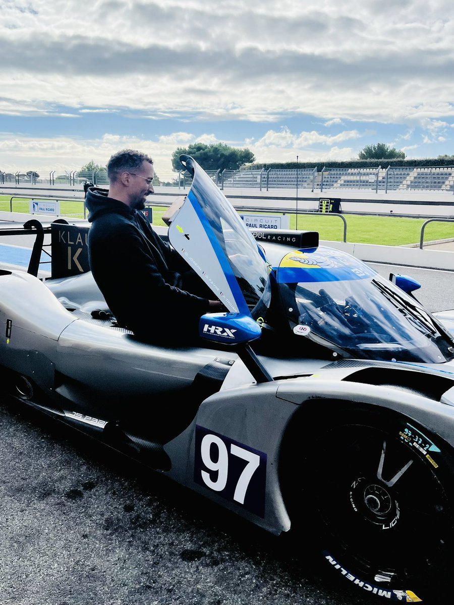 Great to have the visit of @Petr_Cornelie during our testing 🏀🤙 A pleasure to talk about motorsport and basketball 😉