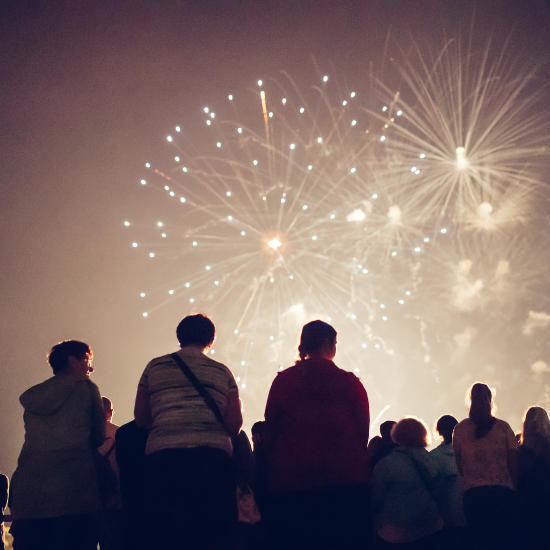 Firefighters in West Yorkshire have praised the public after most celebrated Bonfire Night safely across the course of the weekend. Read more here 🔗 ow.ly/3CyV50Q4yB2