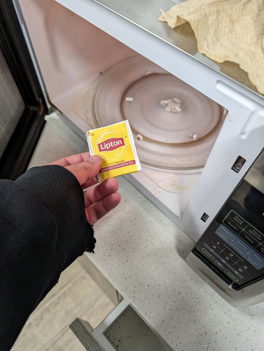 _ZombieCowTTV's tweet photo. Guys help. I'm American. After I put the tea bag into the microwave, when do I add milk to the bag? https://t.co/XeqbjV4aUh