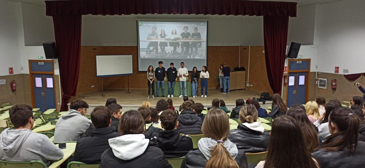 Hemos recibido a un grupo de personal y estudiantes del Agrupamento de Escolas de Trancoso, Portugal. Han presentado su escuela mediante videos de sus alumnos,conocido nuestras instalaciones, participado en "job shadowing" y entrado en nuestras aulas para conocer cómo trabajamos.