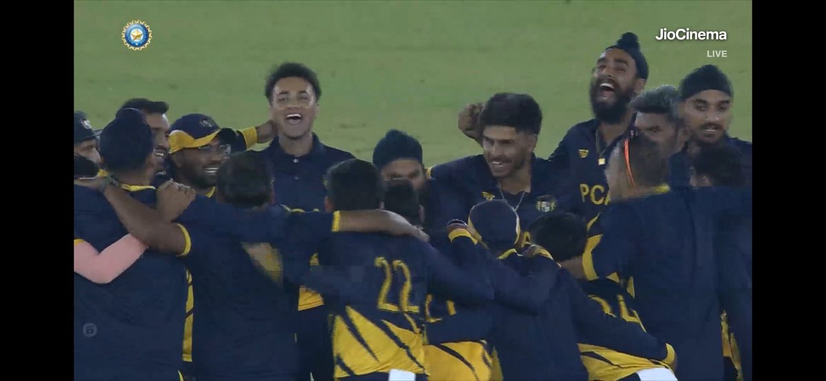 vikrantgupta73's tweet photo. Many congrats @pcacricket for winning the Syed Mushtaq Ali tournament. It’s been a long, 30-year wait for senior national title after the Ranji win in 1993 and this has been as good a win as any!
#PunjabvsBaroda https://t.co/OBjd8Nzgfw