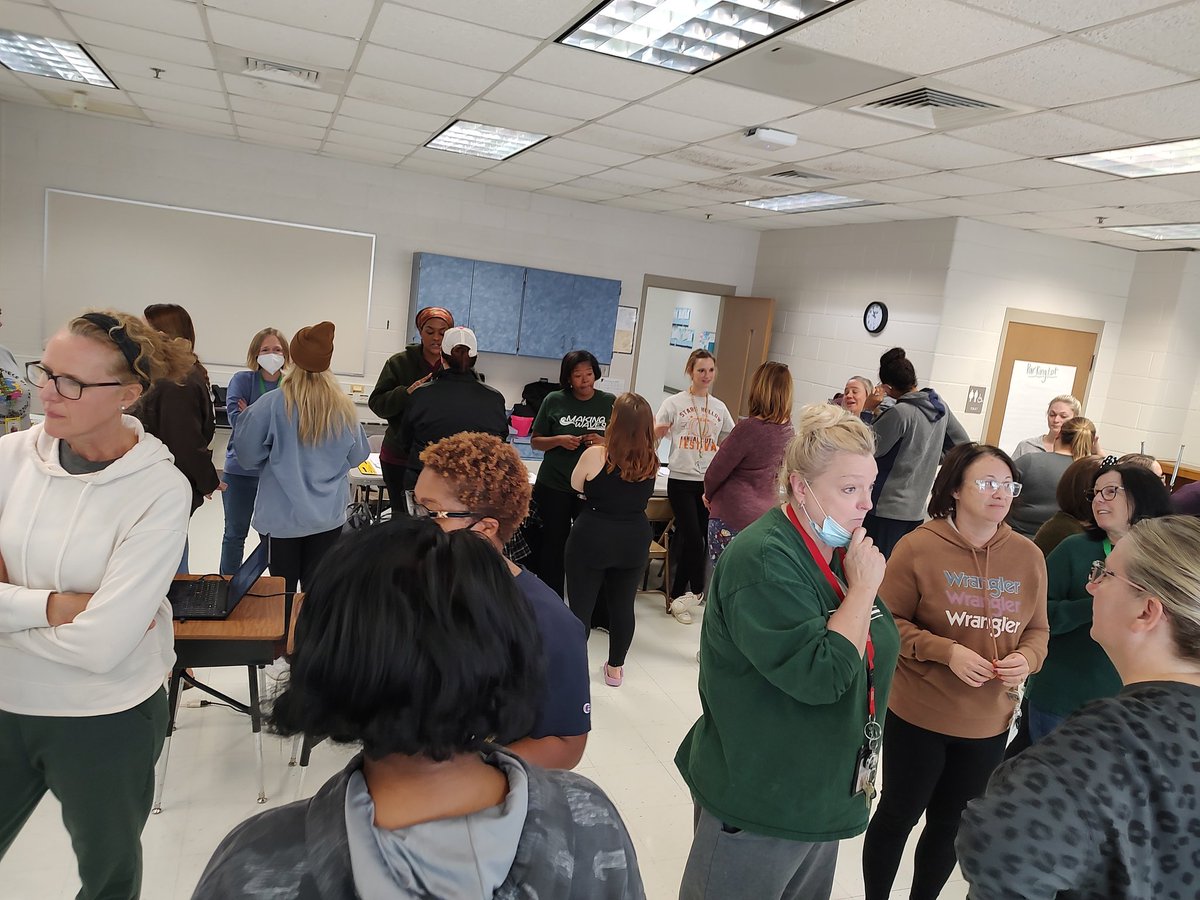 GCS_SEL_Office's tweet image. We had a great time last Thursday training Restorative Practices at @FESCowboys ! #SEL #RestorativePractices @daisy_mittman @RCACounselor @GCSchoolsNC