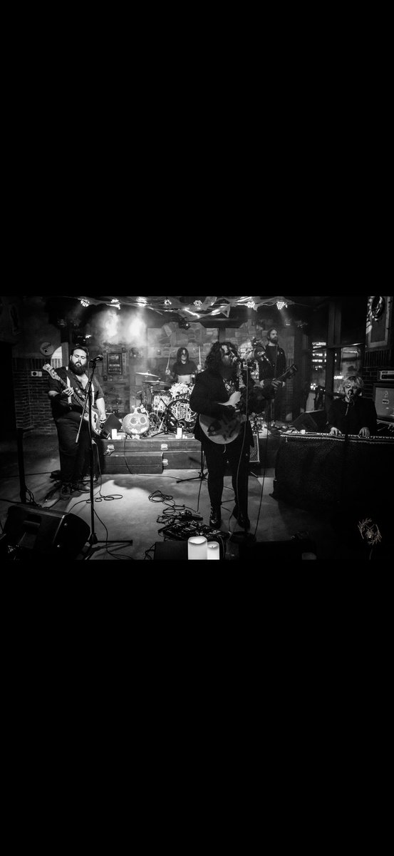 thePicassos_'s tweet photo. Last full seance of the autumn… https://t.co/Bo08Z7QZCK