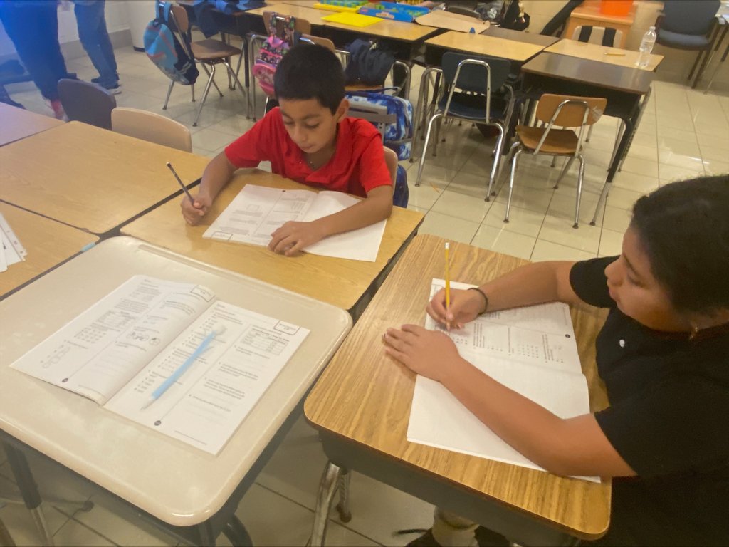 KawasElementary's tweet photo. π©βπ«π»Ms. Alvarado's tech-savvy approach made math fun during the lock-in on Friday! Cleartouch panels and interactive stations FTW! πβ¨#lisdistheplacetobe https://t.co/tUZKGc0JaT
