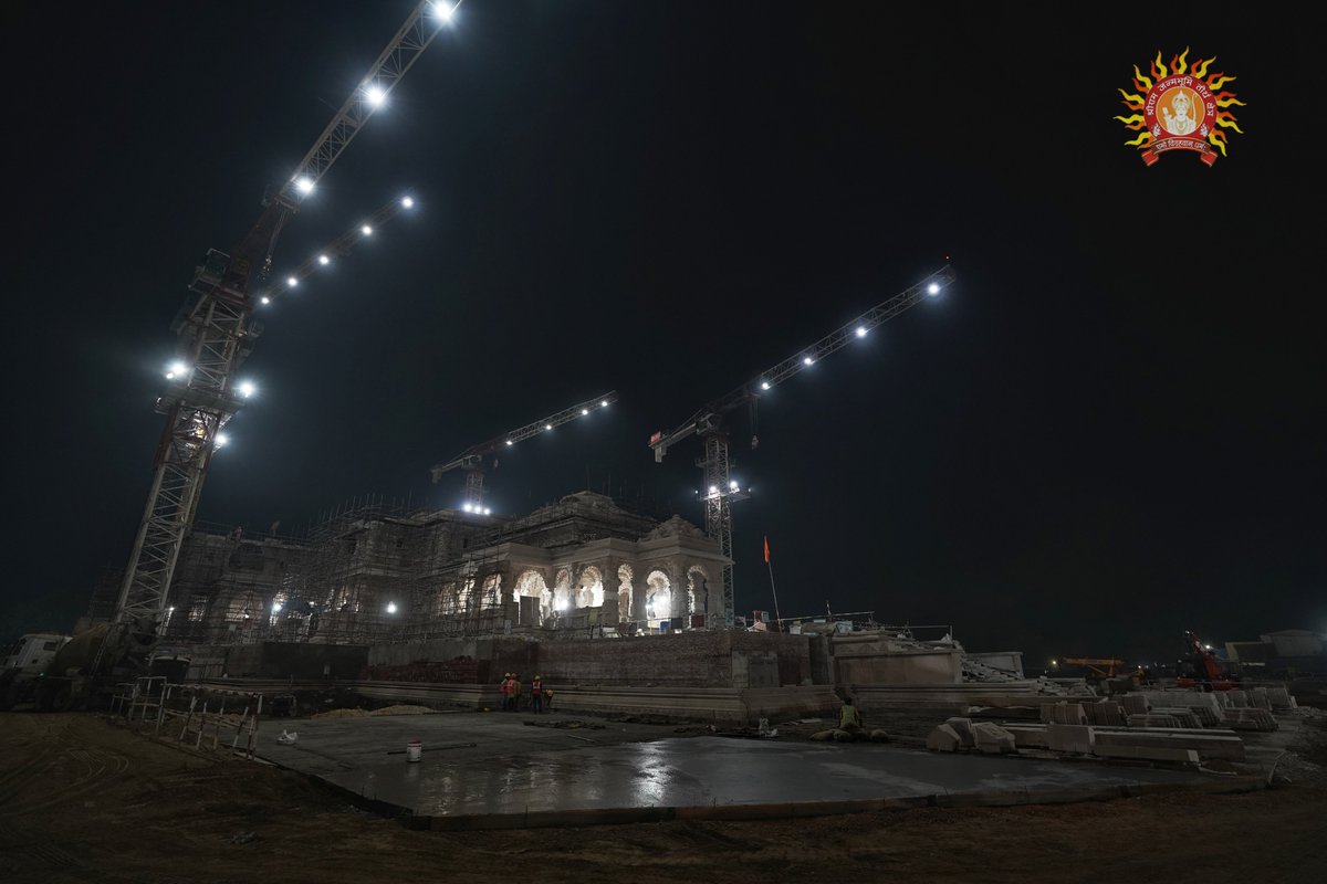 श्री राम जन्मभूमि मंदिर निर्माण स्थल पर रात्रि काल में लिए गए चित्र

Pictures taken in night at Shri Ram Janmabhoomi Mandir construction site.