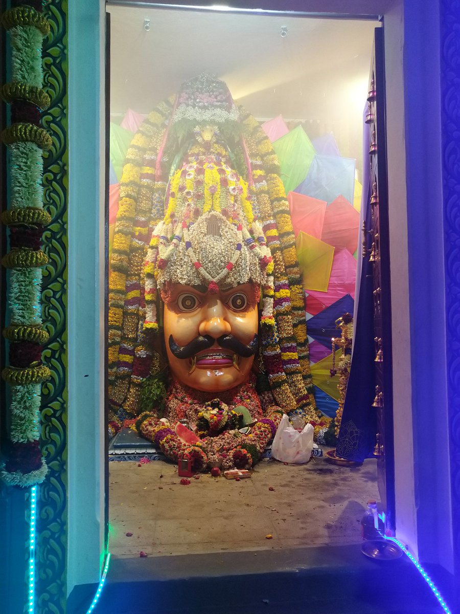 AstroAnand4's tweet image. Yesterday's Fire Walking Festival at Mariamman Temple in Singapore. Divine experience OM SHAKTI 🙏😌🌸🌸
ccto: @AlokJagawat @Yashraajsharrma @mmpandit @homam108 
#Firewalking #Godess #Singapore #India