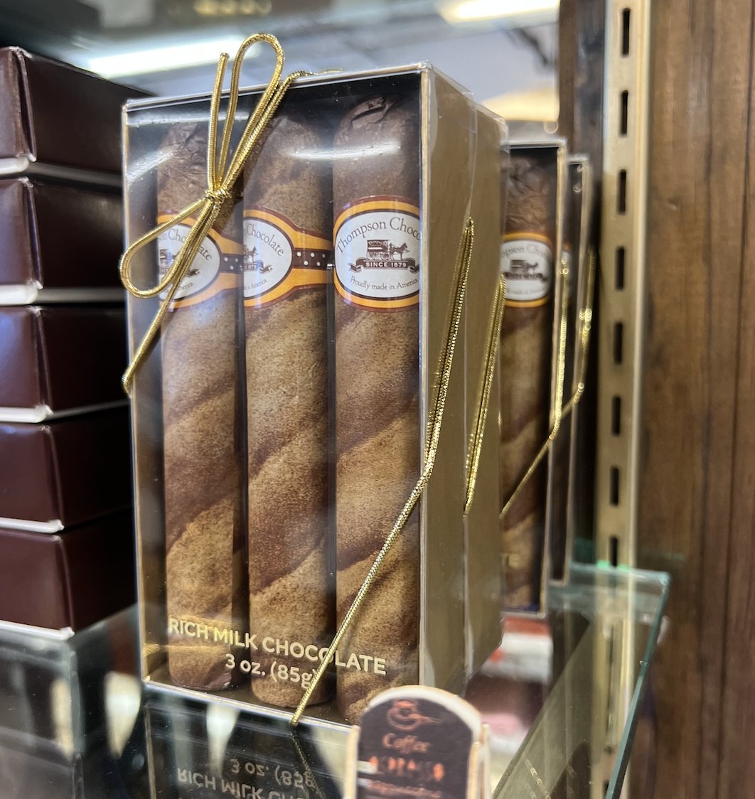 Did you know we sell cigars -- they chocolate kind!

#dolcemare #marcoisland #chocolateshop