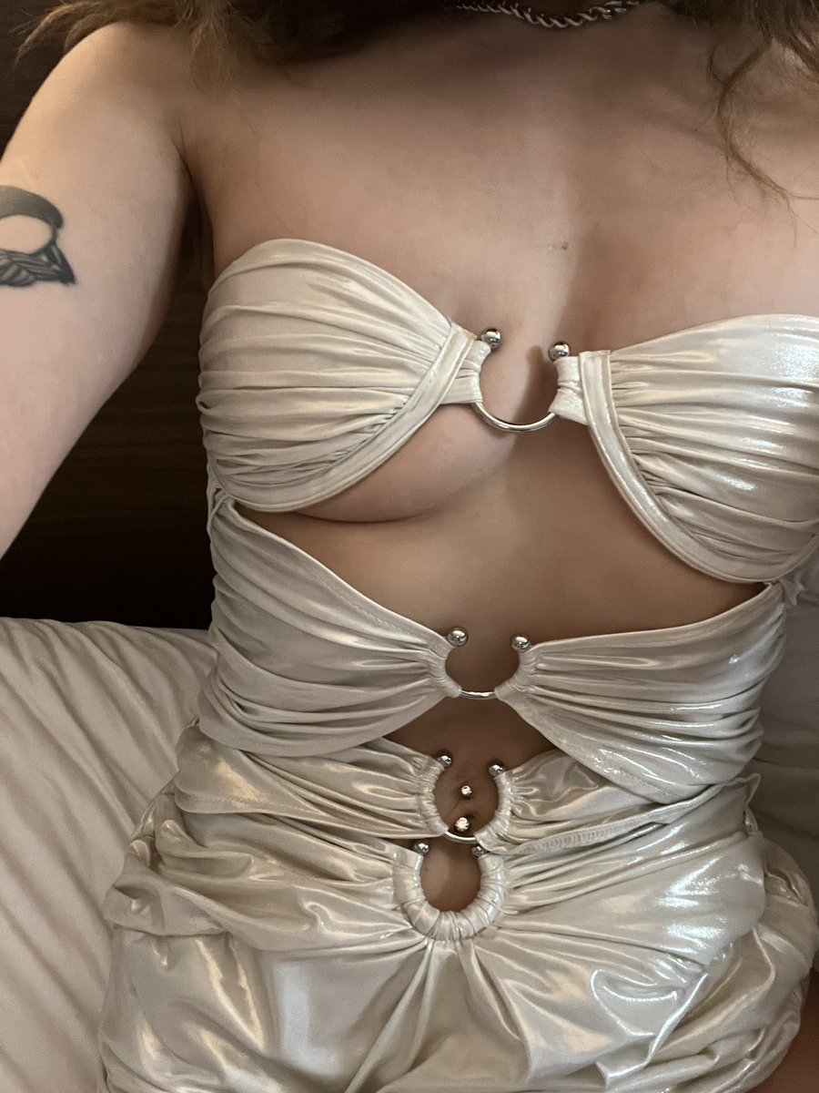 some underboob for ur morning 🫶🏻