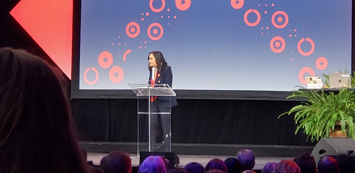 pomaluk's tweet photo. At the @fwd50conf this week, listening and learning from leaders on how we can leverage digital transformation to improve the delivery of services to Canadians. This morning, the honourable Anita Anand, the President of the Treasury Board, Government of Canada #FWD50 https://t.co/8Rp8fNZ7rg