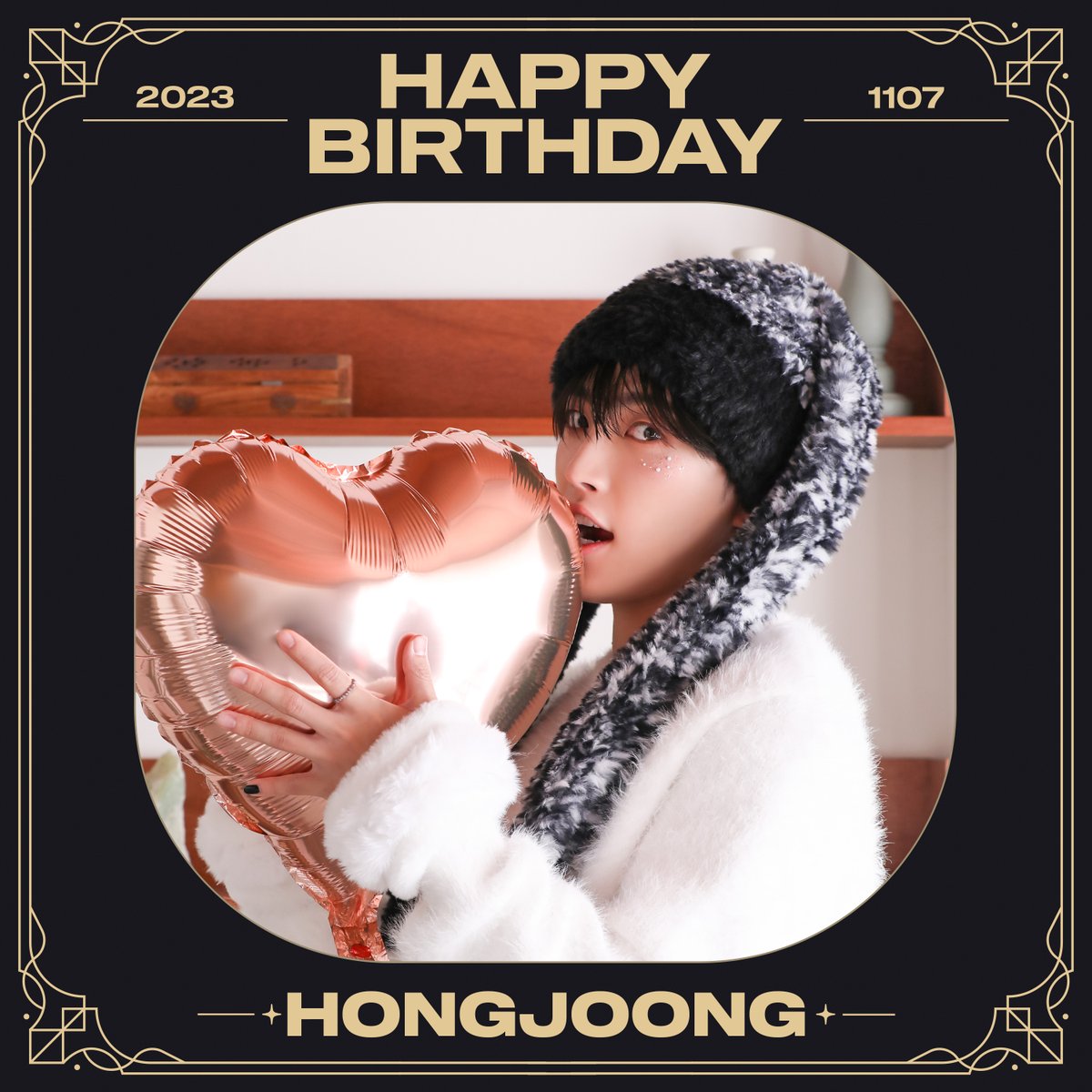 [🎂] HAPPY BIRTHDAY HONGJOONG
⠀
홍중의 생일을 축하합니다🎉
사랑을 담은 축하 멘션을 보내주세요!💌
⠀
#ATEEZ #에이티즈 #HONGJOONG #홍중
