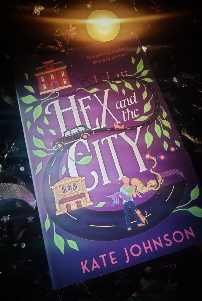 AMdrnHouseWitch's tweet image. Starting a new Book from my latest haul from @TheWorksStores
❤️🧡💛
#BookwormForLife #PaperbackBook #Goodreads #HexAndTheCity #KateJohnson