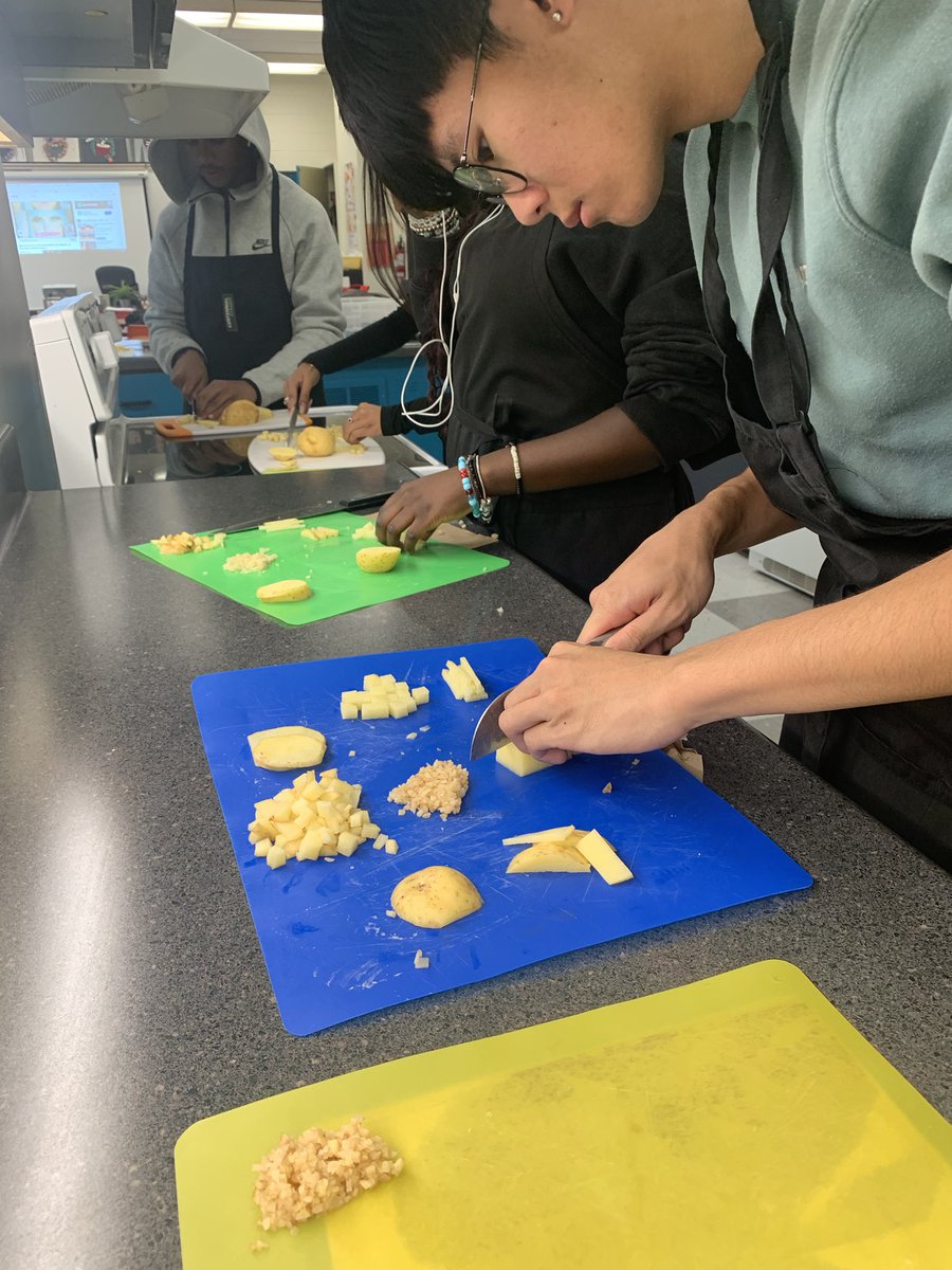 Practicing our knife skills and cuts! #hfa #potato #chef #chop #dice #matchstick #mince #slice
