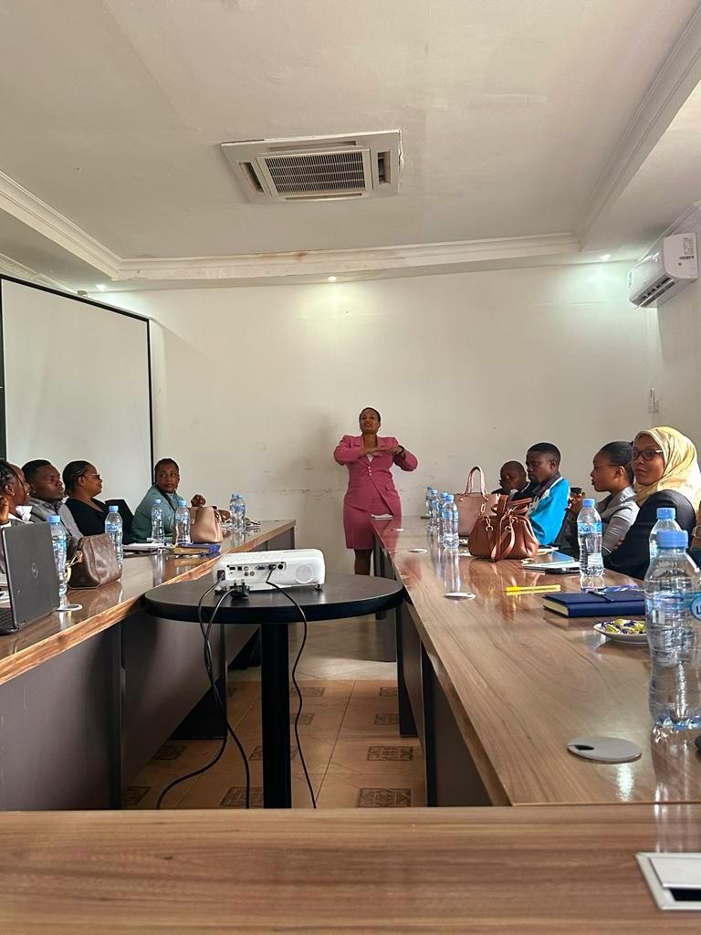 dorcasfrancis's tweet image. “The youth can mobilize and create a stir that often leads to transformative political change.” – Nelson Mandela
#EACYOUTHFELLOWS23 
#TogetherForImpact
@oneyoungafrica
@MSTCDC
@jumuiya
@bavicha_taifa 
@BavichaQueens 
@uvccm_tz 
@NgomeyaVijana 
@nccrmageuzihq 
@TCDemokrasia