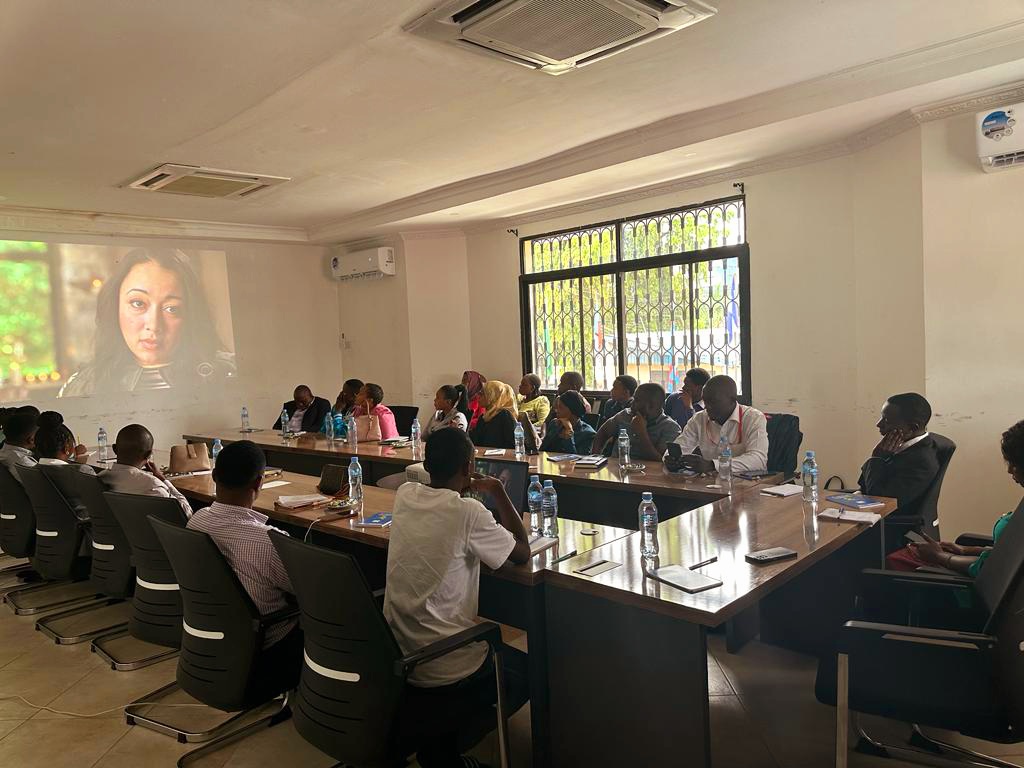 dorcasfrancis's tweet image. “The youth can mobilize and create a stir that often leads to transformative political change.” – Nelson Mandela
#EACYOUTHFELLOWS23 
#TogetherForImpact
@oneyoungafrica
@MSTCDC
@jumuiya
@bavicha_taifa 
@BavichaQueens 
@uvccm_tz 
@NgomeyaVijana 
@nccrmageuzihq 
@TCDemokrasia