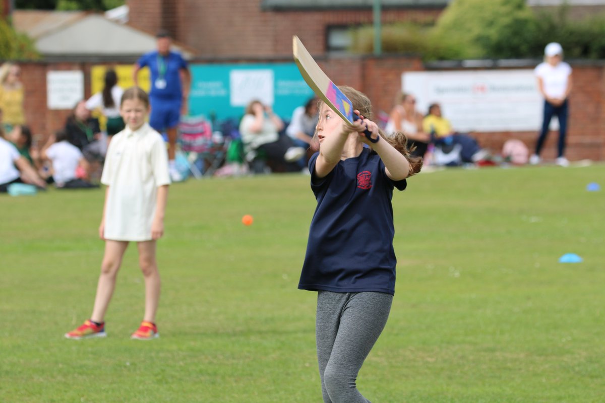 New Girls Sessions launched at Heywood Sports Village with @olivia_thomas35 Thunder and Heywood CC leg spin bowler. Fridays 5 until 6pm Its free and open to any girls aged 7 to 12 No equipment or experience is necessary. Register your interest here➡️bit.ly/49lVVOB