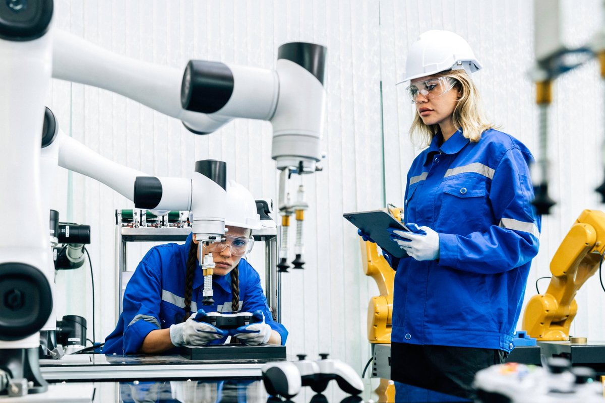 GlobalTradeMag's tweet image. The Biggest Manufacturing Industry Trends Heading Into 2024

globaltrademag.com/the-biggest-ma…

#Globaltrade #Autonomousrobots #Cobots #Manufacturingtrends