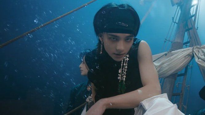 hyunjinpost's tweet image. 'LALALALA' HYUNJIN