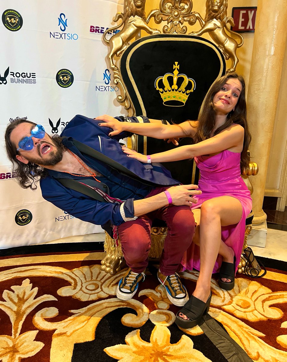 🌞 GM Web3 Music Fam!! 🌞

<a href="/violettazironi/"></a> is back from her trip!
I kept the throne warm for her, but 
it’s high time we got our Queen back!👸🏻

Say it back or OFF WITH YOUR HEAD!

Join us every weekday in V’s Space!👇
x.com/i/spaces/1OyJA…