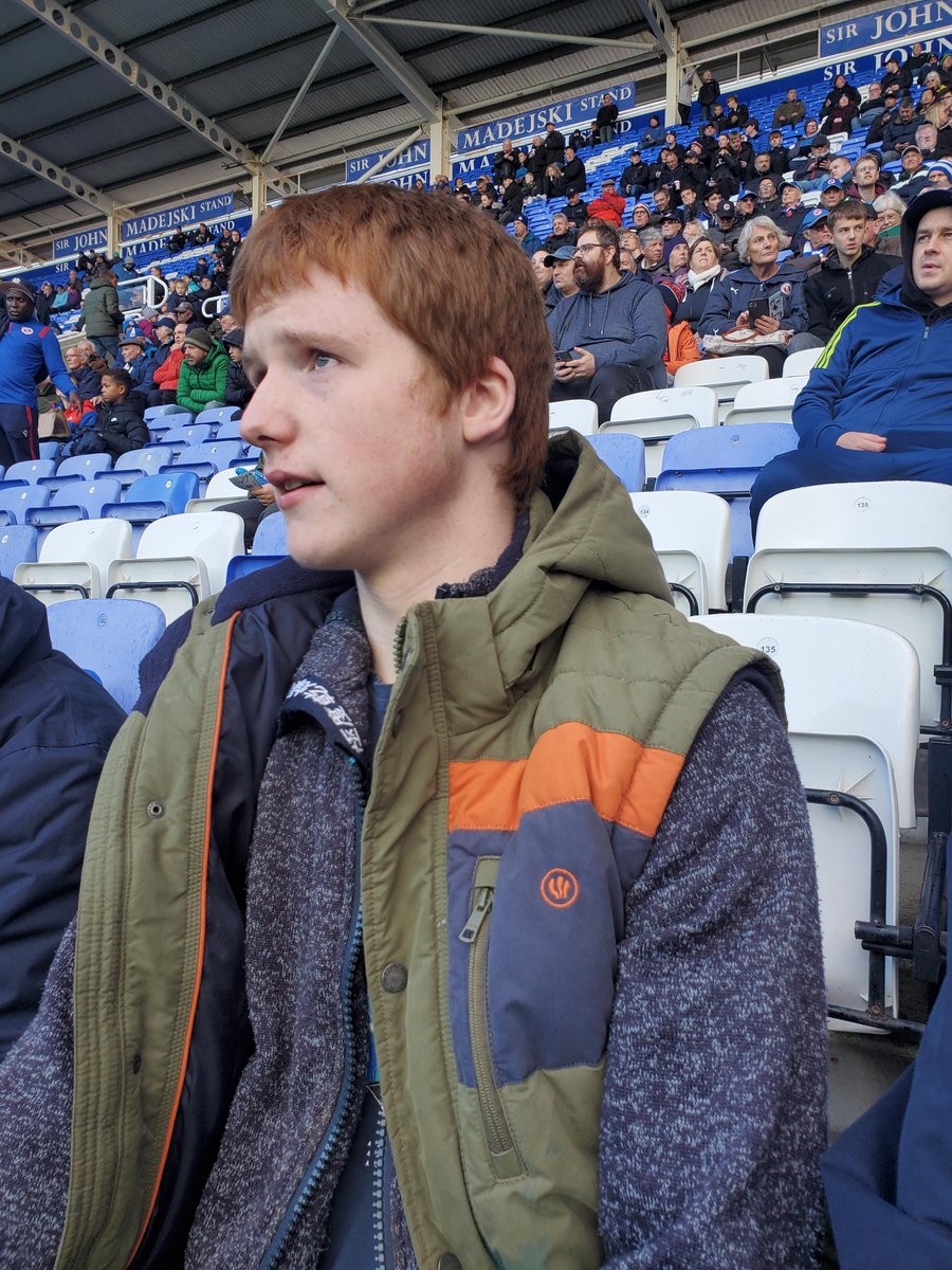 Daniel L, Daniel K and Ewan cheered on @ReadingFC this weekend as they they secured their spot in the 2nd round of the FA Cup. Despite the noise, the boys coped brilliantly, especially with the support of our fantastic Autism Practitioners from Fleming House. UP THE 'DING⚽