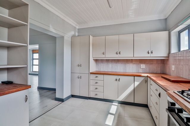 SStilbaai's tweet photo. Stilbaai I R 3 750 000 I More info Bessie 072 997 2640
Taking your luxury lifestyle to new heights in this brand-new 3 bed home located in a well-known estate and enjoy the country lifestyle you have dreamed of. 
#waterviews #sothebysrealty #homes #realestate https://t.co/PshPuFnbOa