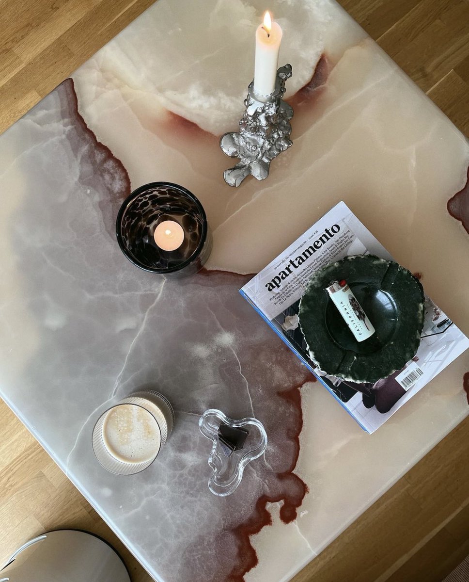 thecimonalisa's tweet photo. really diggin this thrifted coffee table from linacasina on IG https://t.co/CPX3OteAcB