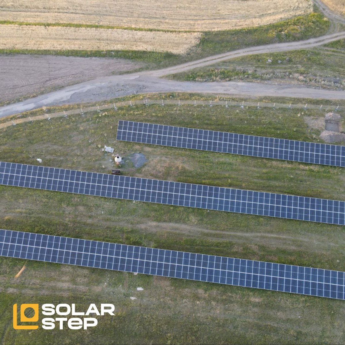 EcoStepSolarEn1's tweet photo. Установлена солнечная электростанция мощностью 206 кВт 🔅построенная из 376 панелей бренда Ameri Solar мощностью 550 Вт.
Компания приобрела кредит под 0% годовых.✔️

#Тинькиофф #тинькоффбанк #кредит #рассрочка
#лизинг #кредитование #solarpanels #solarenergy #solarpowerplant https://t.co/BCkDtzgskq