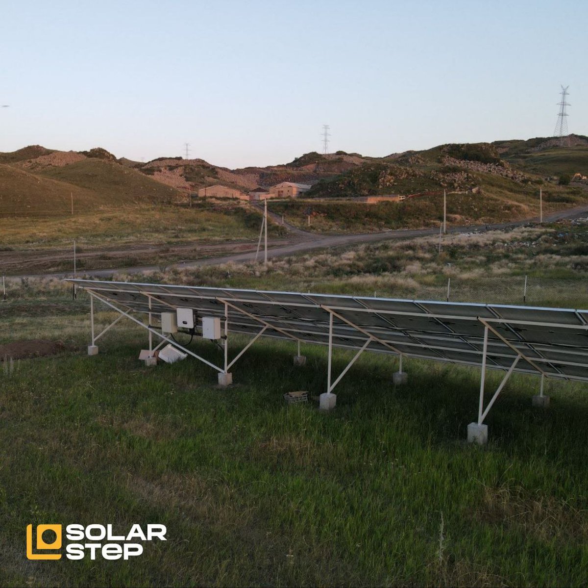 EcoStepSolarEn1's tweet photo. Установлена солнечная электростанция мощностью 206 кВт 🔅построенная из 376 панелей бренда Ameri Solar мощностью 550 Вт.
Компания приобрела кредит под 0% годовых.✔️

#Тинькиофф #тинькоффбанк #кредит #рассрочка
#лизинг #кредитование #solarpanels #solarenergy #solarpowerplant https://t.co/BCkDtzgskq