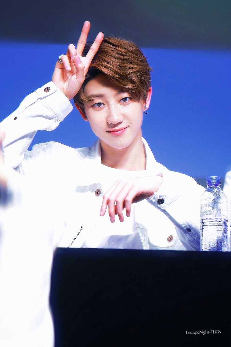 Escapenight1107's tweet photo. 명호야 생일 축하해
항상 행복하세요🥳🩵

#디에잇 #THE8 #ミンハオ 
#서명호 #徐明浩 
#세븐틴 #SEVENTEEN
#춤춰_노래해_명호의_생일이네 
#The8HeavenDay https://t.co/uGb7YZYsgy