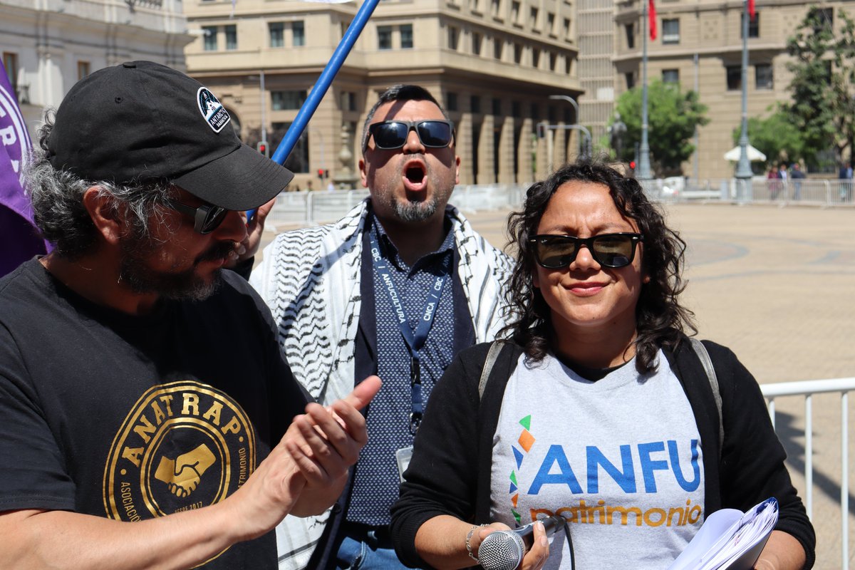 anefchile's tweet photo. #Ahora | #ANEF acompaña a Asociaciones del Patrimonio Cultural, #ANFUPATRIMONIO y #ANATRAP, a entregar una carta al Pdte. Boric, para exigir que se autoricen los recursos necesarios en presupuesto 2024 y poder implementar los acuerdos suscritos sobre mejoramiento institucional. https://t.co/51j8p4bIxt