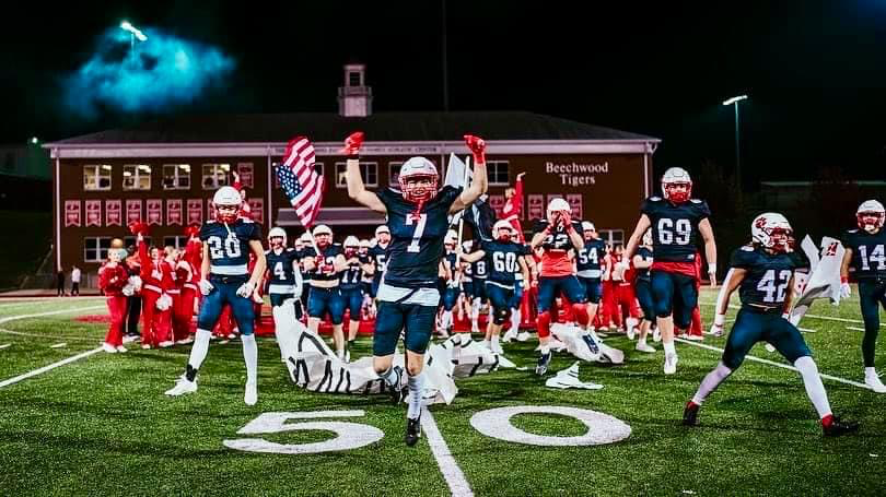 Surprise! Surprise! 
Black uniforms 🔥 
The reaction of the players was awesome! It’s playoff time in Ft. Mitchell

Go Tigers!
