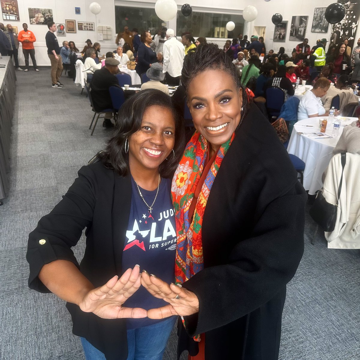 Abbot Elementary star @thesherylralph and I here — reminding everyone to get out and vote tomorrow for myself and highly recommended judges for Pennsylvania’s courts. Who’s with us? 🫶🏾🗳️🇺🇸❤️

#JudgesMatter #CourtsMatter #VotingMatters