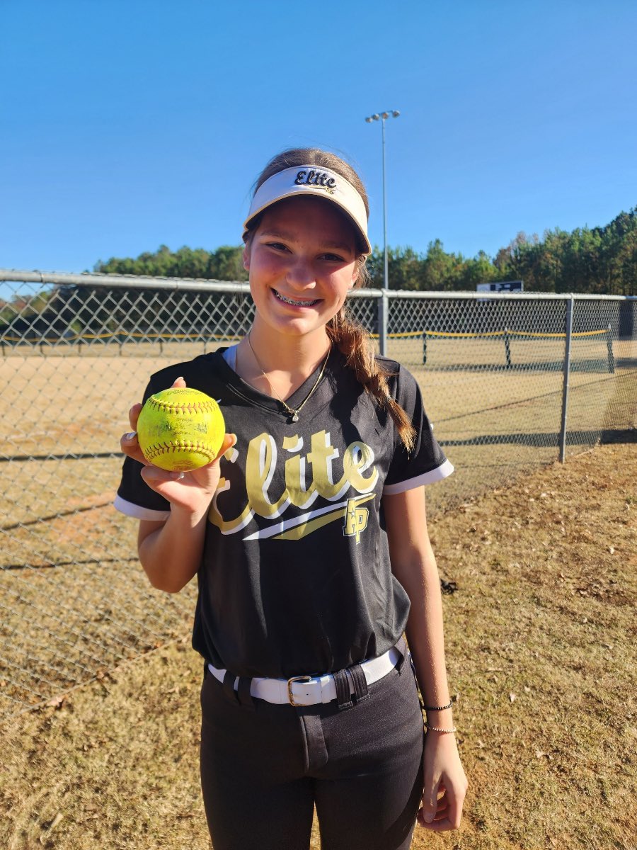 Mo and her 3 run 💣 ball to put us in the lead for our 3rd pool game over the weekend! 

#APproud
#BeElite