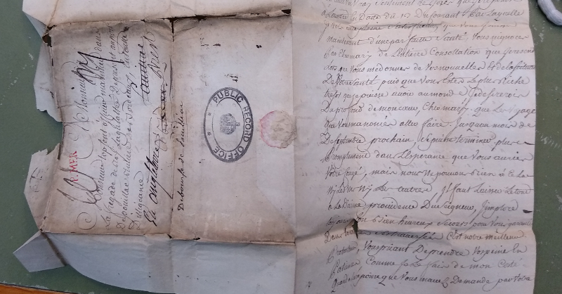 Cambridge_Uni's tweet photo. Over 100 letters sent to French sailors by their loved ones have finally been read – 265 years later! 📝

The letters were seized by Britain’s Royal Navy during the Seven Years’ War and forgotten about until @RenaudMorieux of @CamHistory discovered them at the @UKNatArchives 👇