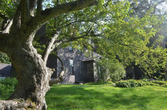 "Take A Stroll Through Massachusetts' Past At This Historic House And Garden", featuring <a href="/TownofConcordMA/">Town of Concord</a> 

onlyinyourstate.com/massachusetts/…

#SeePlymouthMember #MyMassachusetts #Concord #ConcordMA #SeePlymouth #VisitMA #Massachusetts #NewEngland #travel #vacation #history