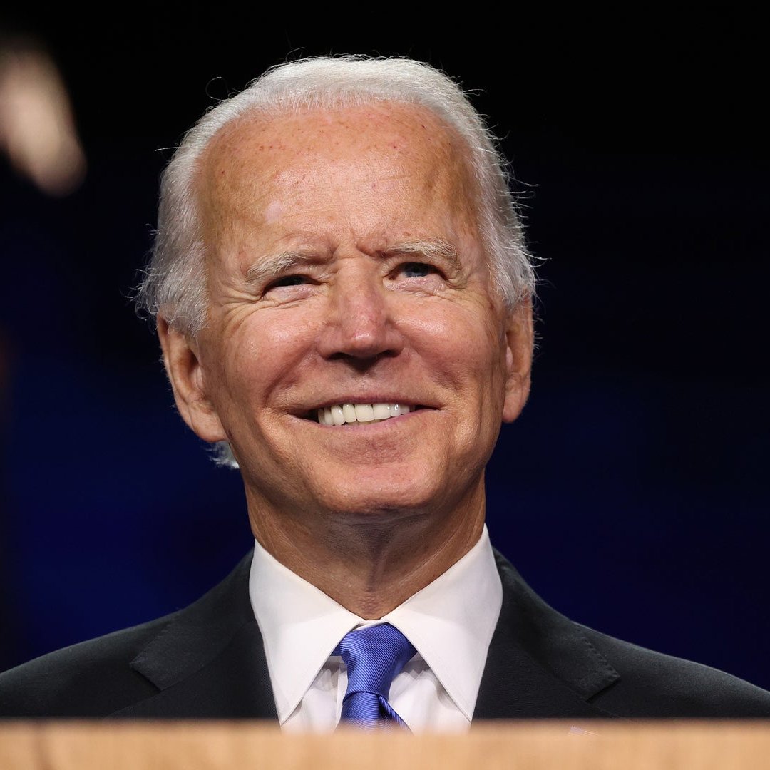 Whoelse is ignoring the polls  and voting for Joe Biden,reply with a 💙