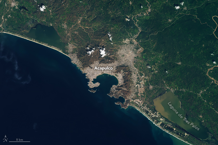 Hurricane Otis, a record-breaking storm, caught Acapulco, Mexico off-guard when it made landfall in October 2023. It caused damage to infrastructure and vegetation. These #Landsat images show the city and surrounding area before and after Otis struck. go.nasa.gov/3ssujqf