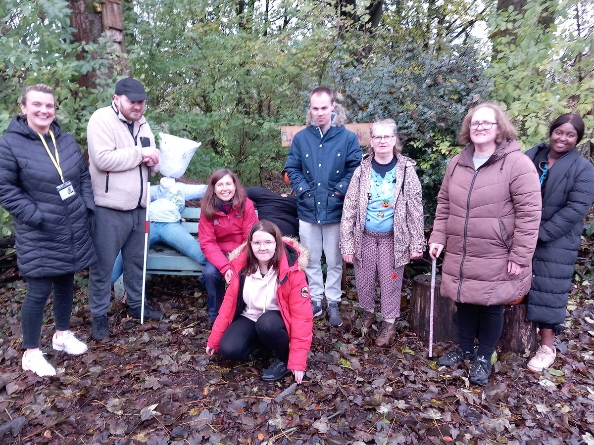 Oh no, I have been horribly lax in posting about our current #greensocialprescribing group! 
Last two weeks we've made scarecrows, carved pumpkins, and had some tasty soup cooked over the fire (needed with this autumn rain!)
🍁🍂🌧🌳
#EIT @NicolaInnes11 @PennineCareNHS