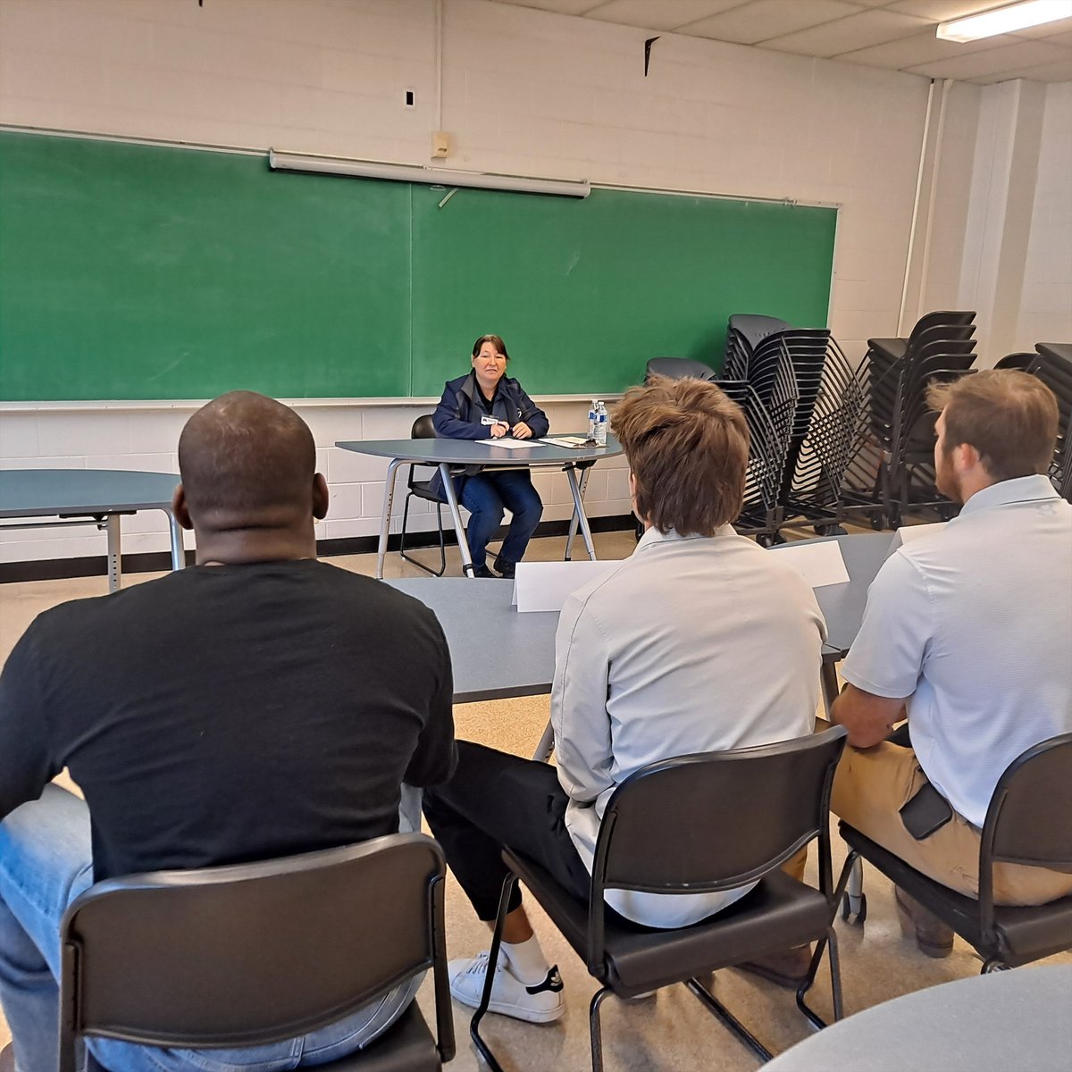 Thank you to our employer volunteers for helping Dr. Trent’s Business Communication students! 🤝
Volunteers included East Kentucky Power, Family Dollar Distribution Center, Fastenal, GE Aerospace, Middough, NE Area Health Education Center, Rowan County Public Library, and Stober.