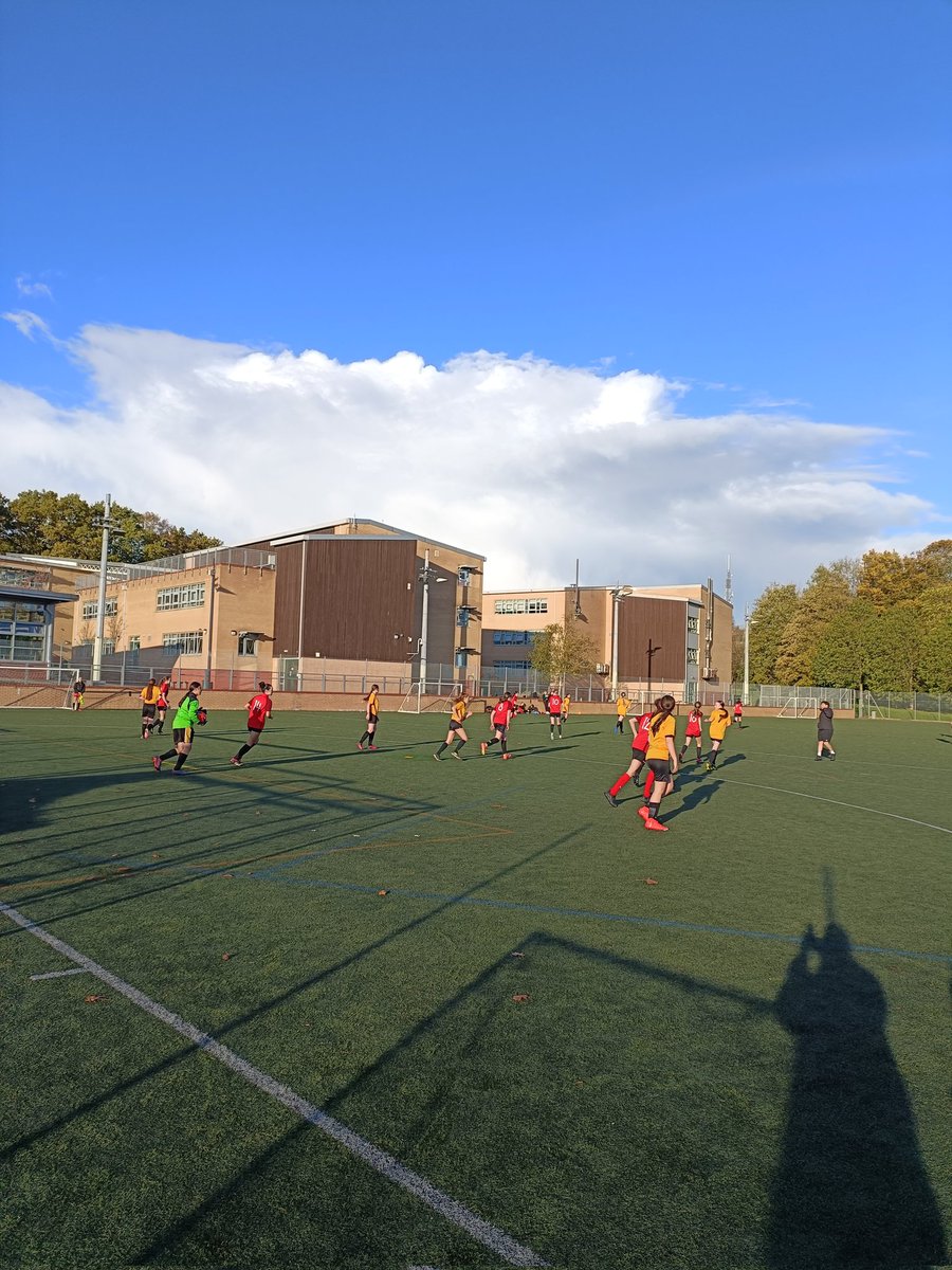 WingfieldAcadPE's tweet image. Well done to our Under 15 girls, 4 0 winners away at Tapton in the English schools. Special shout out to Anisah who stepped up and went in the net and was brilliant. Thanks to Tapton for a great game. Up the Wingy