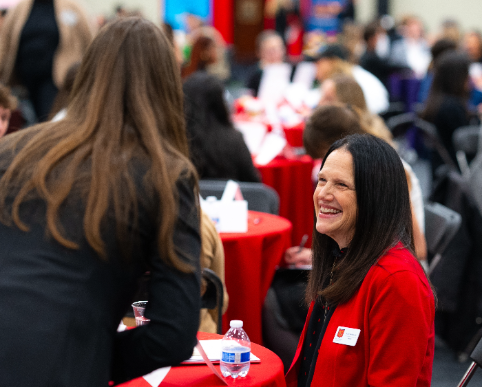 On October 26, we saw the College's signature career support event return to an in-person format with a record-breaking turnout. Over 3,000 connections were made between students and professionals. zurl.co/dLBd