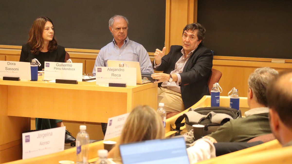 <a href="/rjmurchison/">Roberto Murchison</a> <a href="/AdrianSap/">Adrian Saporiti 🇺🇦</a> El profesor Carlos Pace junto a Guillermo Pérez Mendoza, colaborador de <a href="/CorpGovIAE/">Cátedra PwC de Gobierno de las organizaciones IAE</a>, fueron los encargados de moderar la actividad.
¡Muchas gracias, Dr. Rafael Cúneo Libarona, <a href="/rjmurchison/">Roberto Murchison</a>, <a href="/AdrianSap/">Adrian Saporiti 🇺🇦</a>, Dora Sassoni y Alejandro Reca, por compartir sus conocimientos en el IAE!