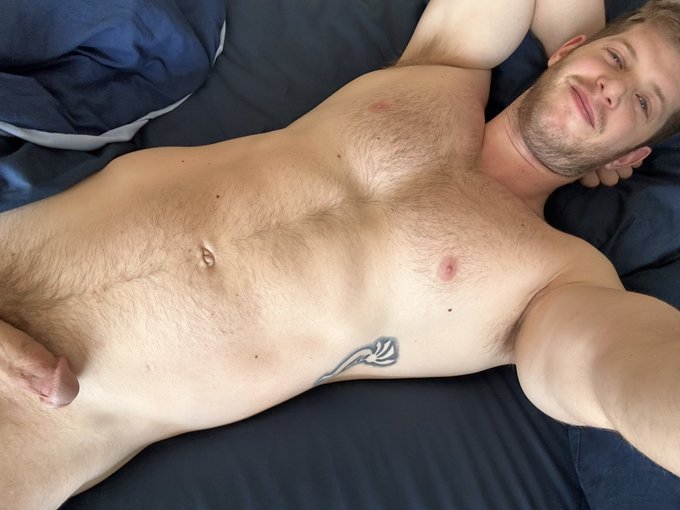 Just FYI, I didn’t shower before bed last night https://t.co/AgyDLkyrR8