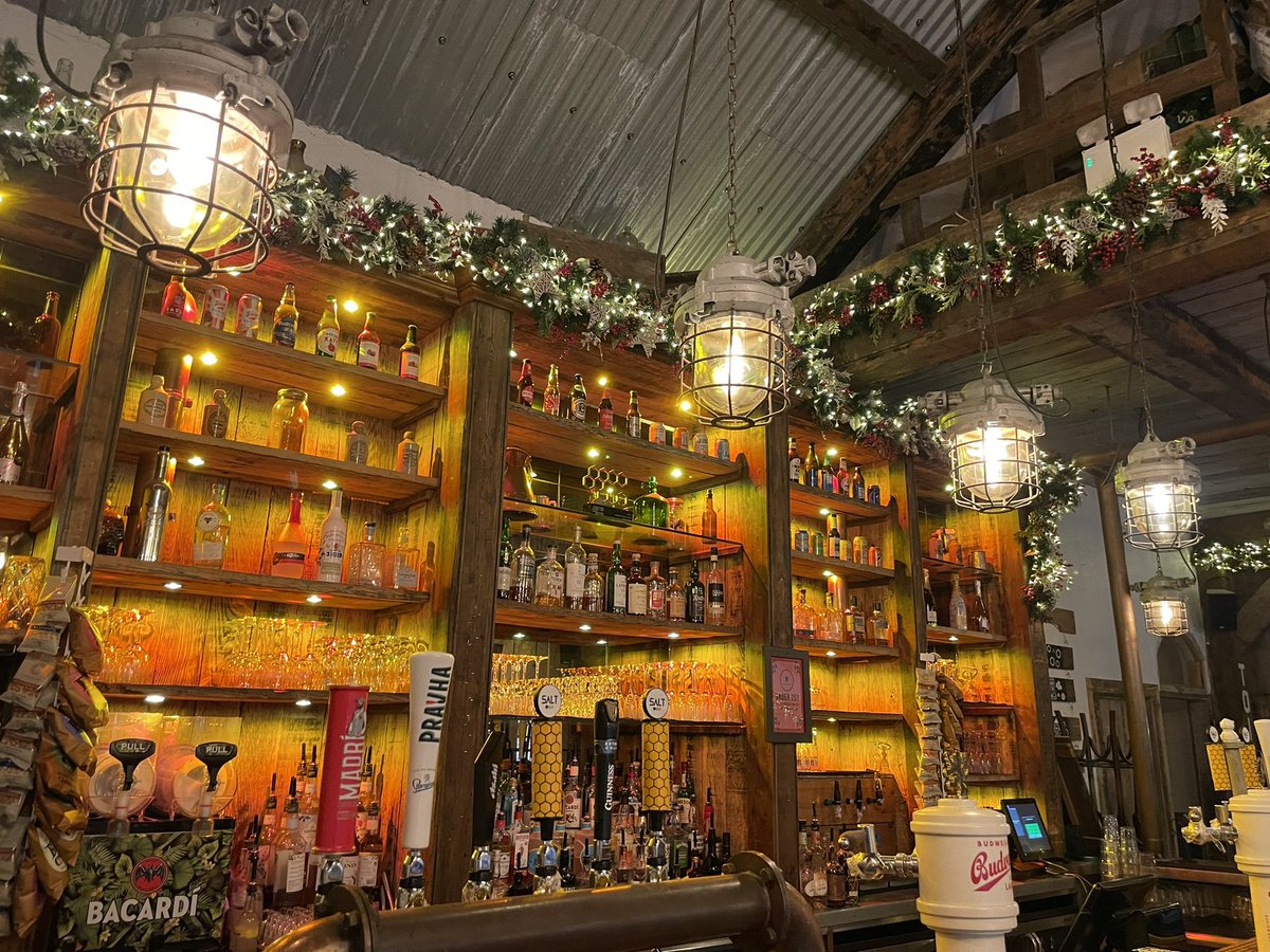FlowerStyleMcr's tweet photo. First Christmas install! @TheOastHouseMcr 
#christmasdecor #christmasinstall #festivedecorations #christmasdecorations https://t.co/nQ00fv4D0O