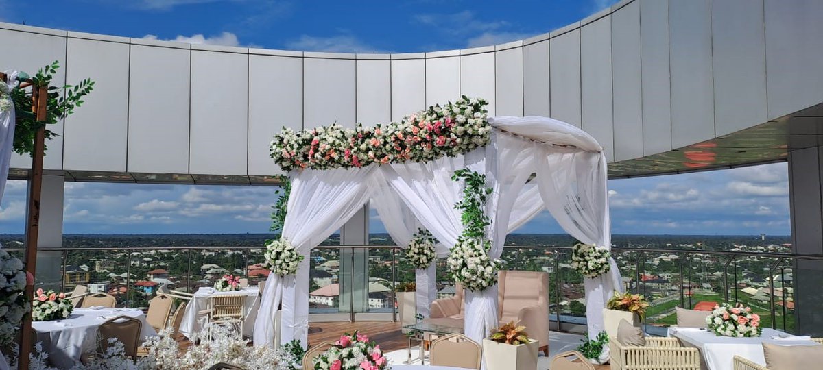 Outdoor or indoors, we are the perfect location for your traditional  wedding, wedding receptions and every kind of social event. Call us now at 08039008010 or email us at reservations.ikotekpene@fourpoints.com #weddings #weddingplanners #destinationweddings
