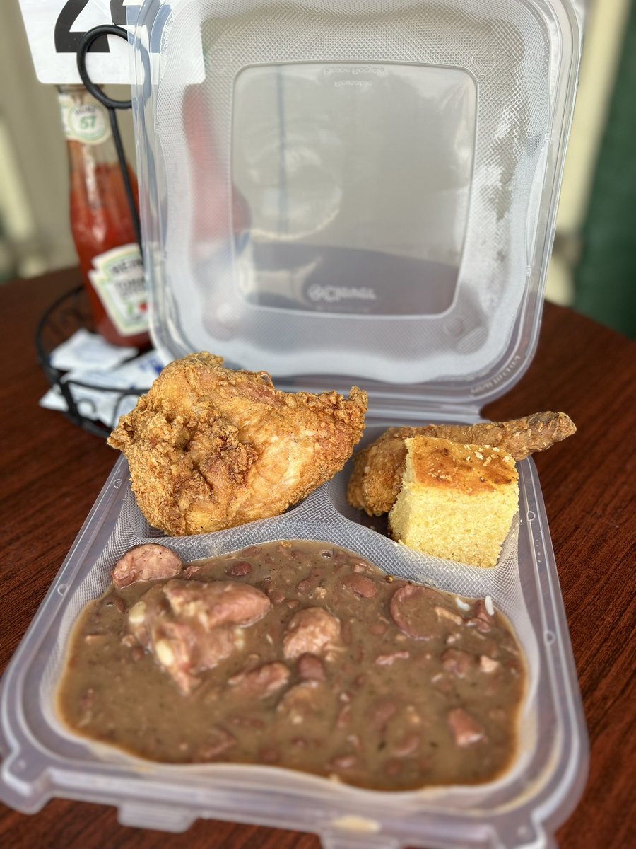 LilDizzysCafe's tweet photo. Red Beans and Rice with Fried Chicken EVERY Monday at Lil Dizzy’s Cafe. https://t.co/pXzZ2a5PNU
