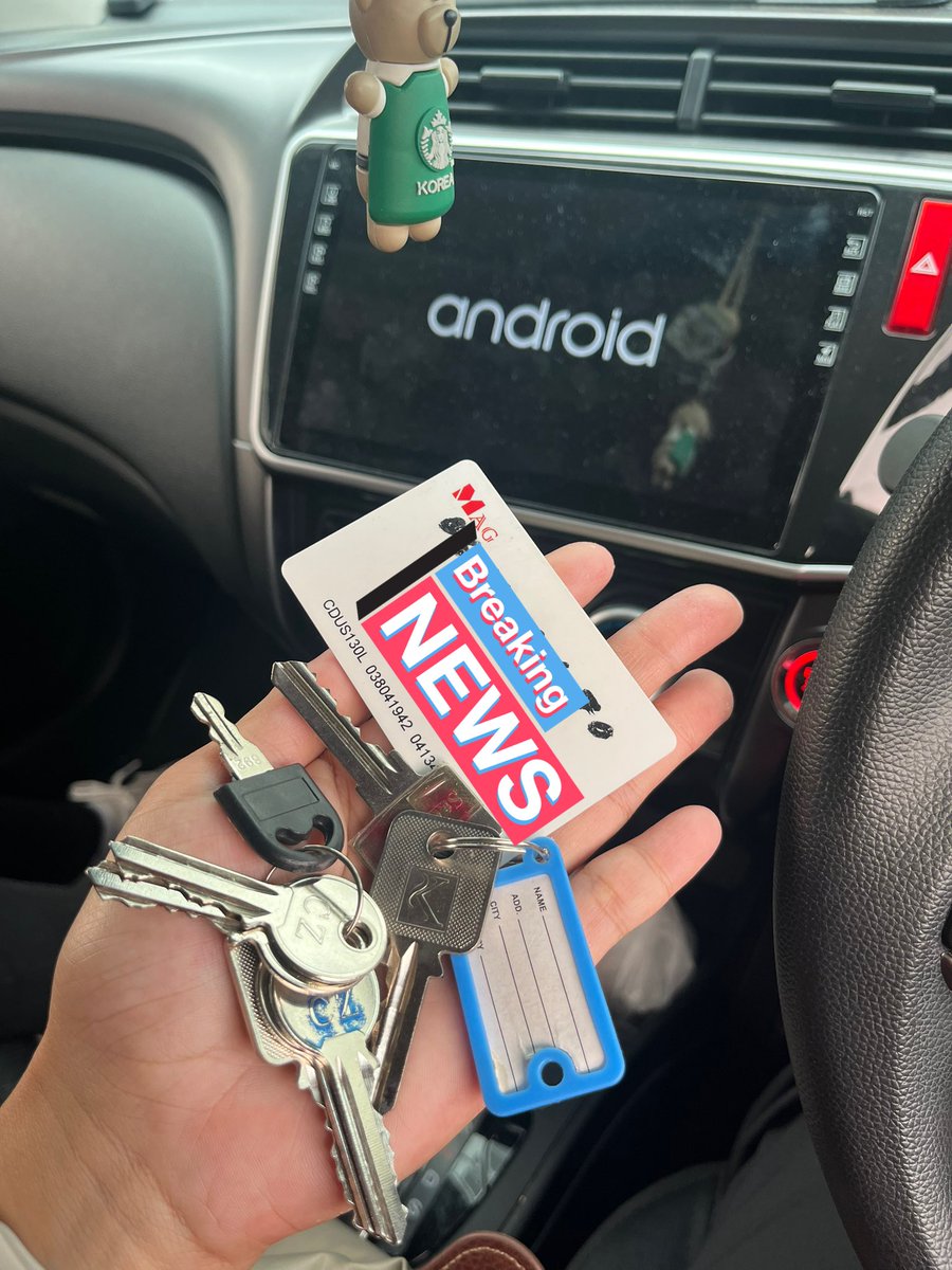 juhaida98's tweet photo. Alhamdulillah, umur 25 ni dapat juga target beli rumah😭🥰 thank you love tolong cuci rumah n pasang everything🫶🏻🤍 more to buy ni🥰 syukur 🤲🏻 https://t.co/eo3UaGgZqz